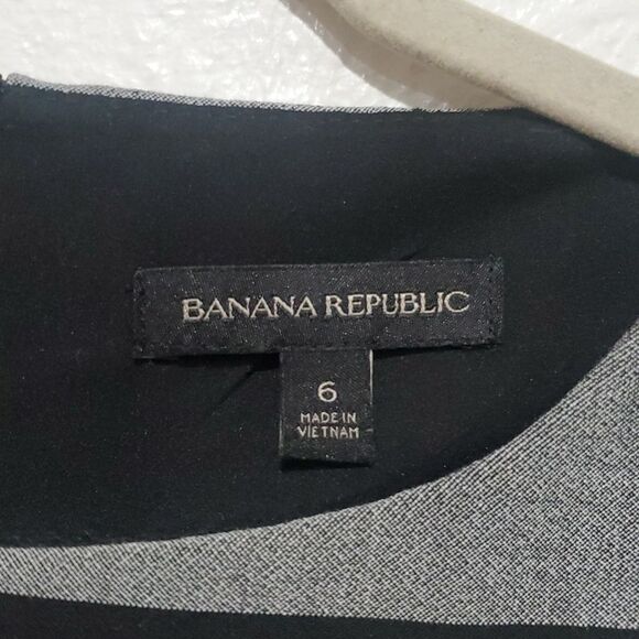 Banana Republic Rugby Striped Shift Dress with Asymmetrical Hem in Black & Grey - Picture 3 of 10